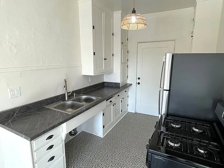 2110-2126 Thompson Blvd #&-275-287 — Photo 15