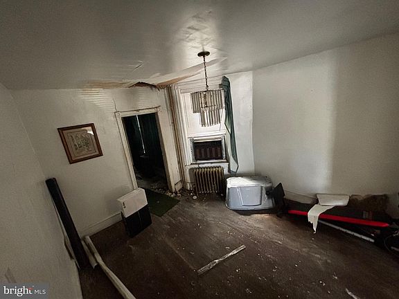 3rd image of 127 S Peach St