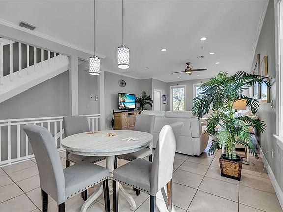 4th image of 848 Evergreen Way