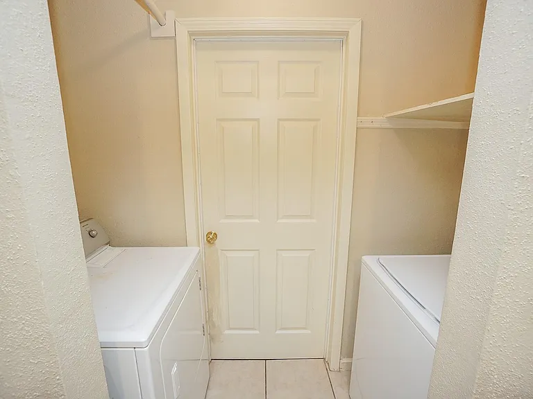 20143 Beechview Ln — Photo 16