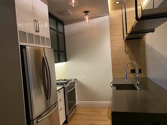 Rented by The KCI Group | media 124