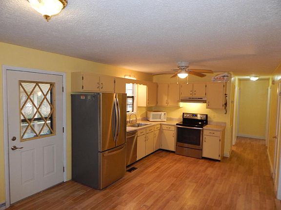 5th image of 137 Grandview Dr