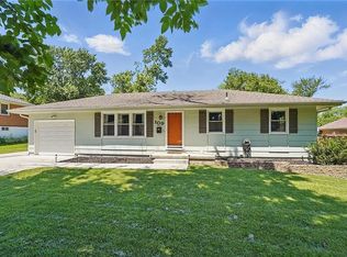 109 N 1st St, Blue Springs, MO 64014
