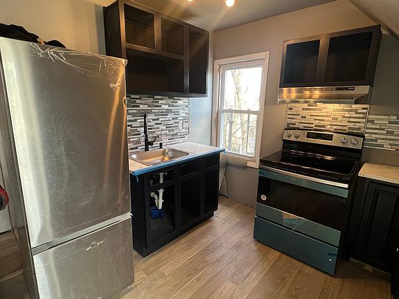 3rd image of 88 N 19th St Floor 3