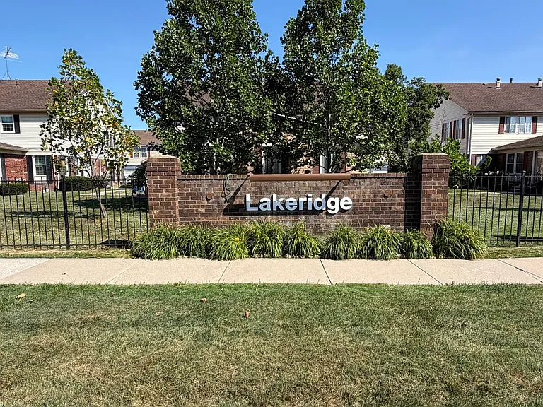 26070 N Lake Dr — Photo 1