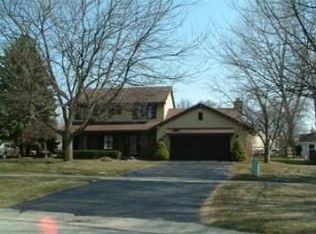 8008 Fox Run Ct, Temperance, MI 48182