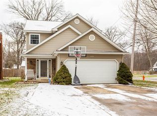 6123 Decker Rd, North Olmsted, OH 44070