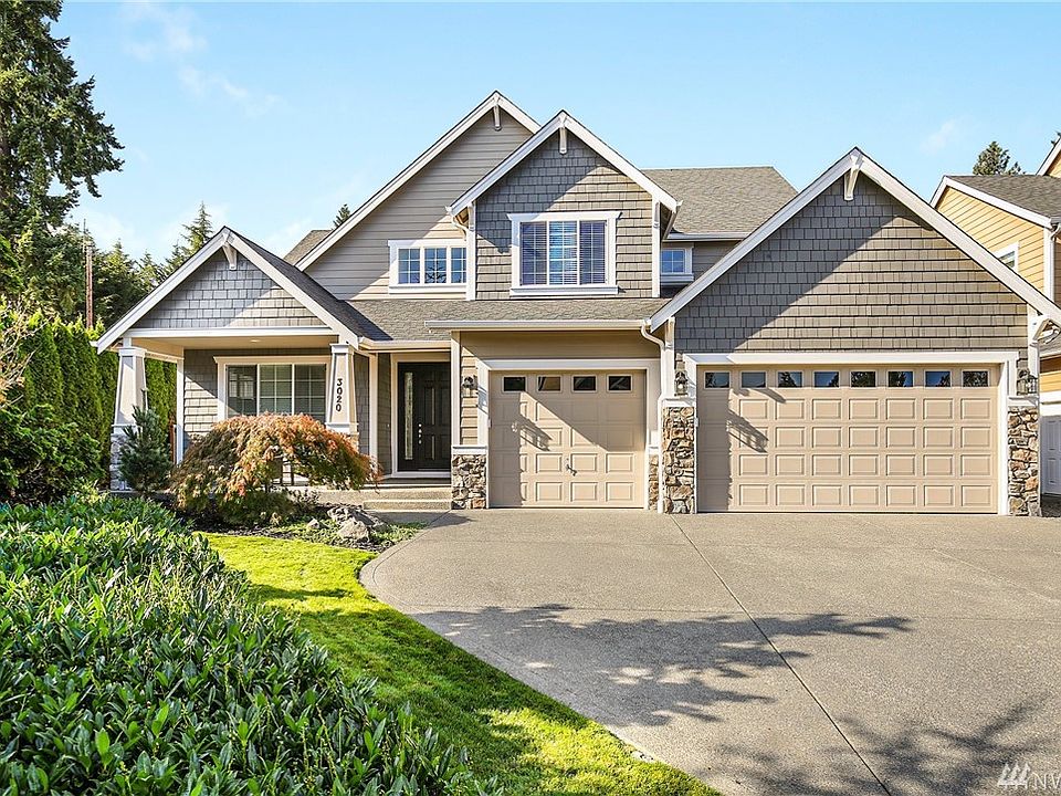 2nd image of 3020 22nd Street Pl SW