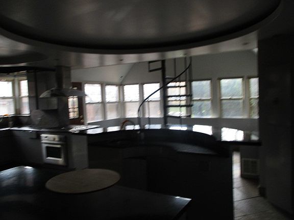 4th image of 10000 S Hoyne Ave