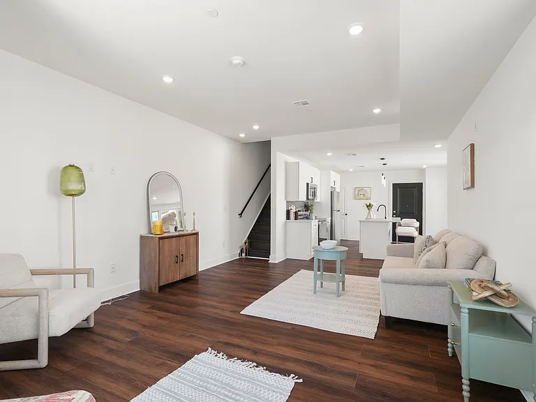 1240 W Erie Ave #D — Photo 5