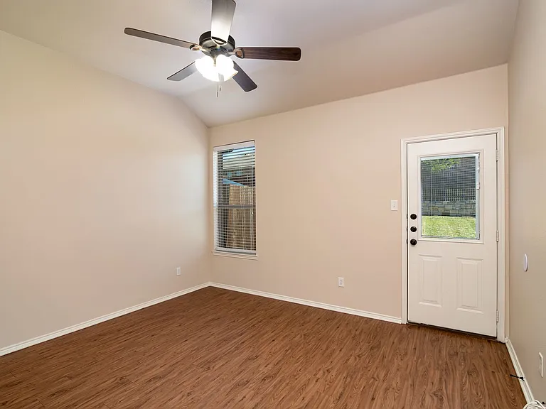 366 Schirra Ct — Photo 10