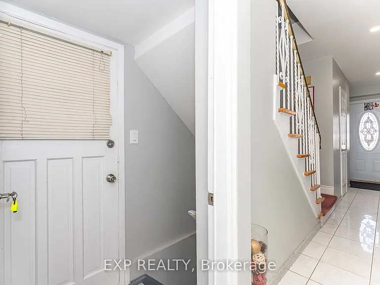 3270 Klaiman Dr — Photo 40