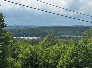 560 Oscawana Lake Road, Putnam Valley, NY 10579