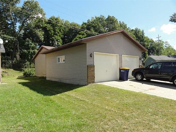 3rd image of 2940 Newton Ave SE #2942