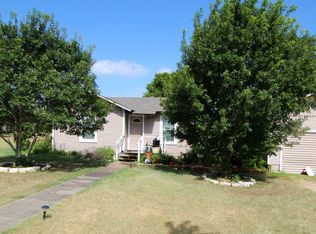 2608 S Wall St, Belton, TX 76513