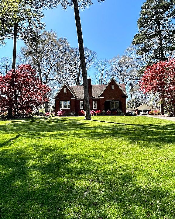 2nd image of 116 S Milford Dr