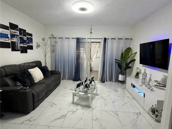270 NW 71st Ave APT 4, Miami, FL 33126