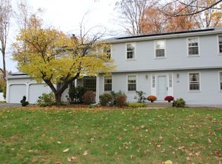 32 Morningside Dr, Longmeadow, MA 01106