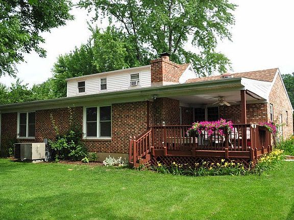 2nd image of 3625 N Lake Shore Dr