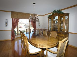 18646 Swan Dr, Mokena, IL 60448