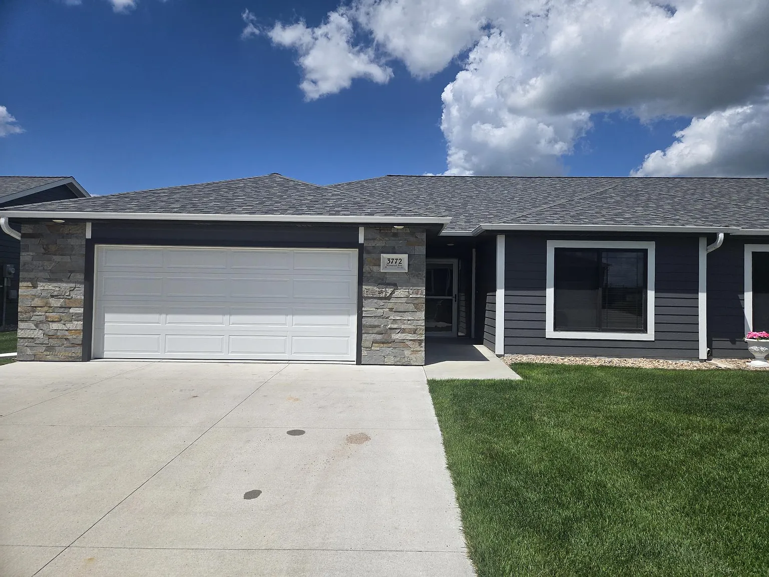 2 bed, $1,700 — Photo 1