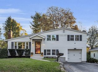 15 Spruce St, Shrewsbury, MA 01545