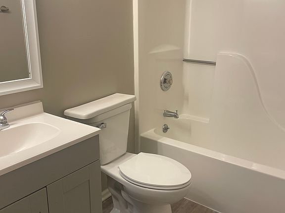 2nd image of 695 Banyon Tree Way APT C