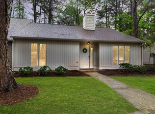105 Greenmeadow Ln, Chapel Hill, NC 27514