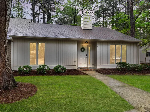 105 Greenmeadow Ln, Chapel Hill, NC 27514