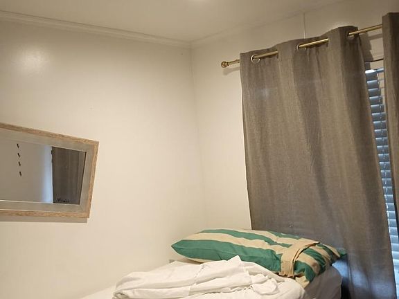5th image of 200 Burnett Ave #161