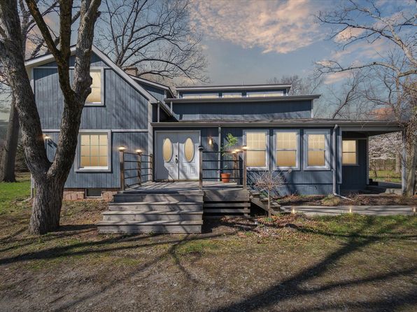 13266 Capernall Rd, Carleton, MI 48117
