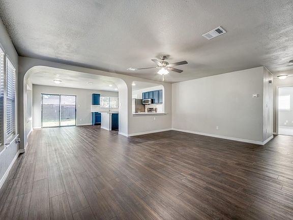 3rd image of 2706 Stone Creek Ln