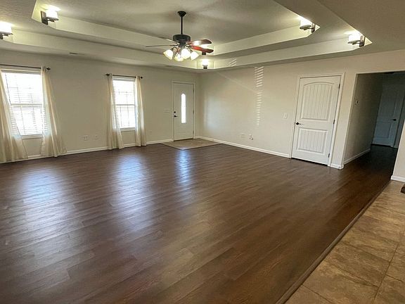 4th image of 1108 Daffodil St