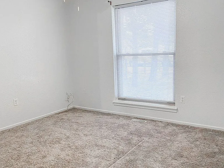 9608 Detroit Ave — Photo 9