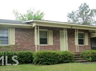 804 Prosperity Dr, Swainsboro, GA 30401
