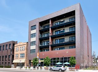 1842 W Irving Park Rd APT 202, Chicago, IL 60613