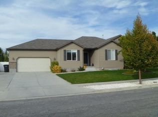 868 W 2225 S, Woods Cross, UT 84087