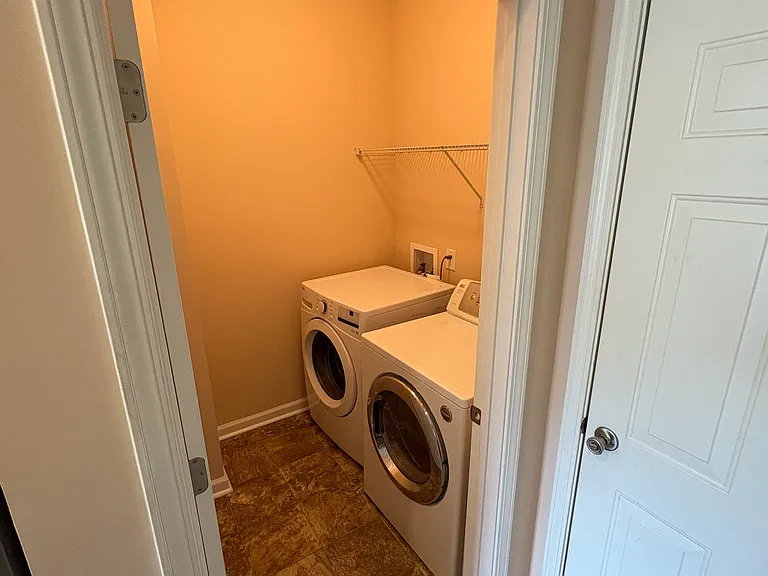 116 Jameson Pl — Photo 23