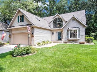 2208 Woodland Ct, Elkhart, IN 46514