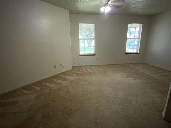 5th image of 1405 Rose Ave