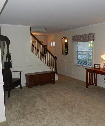 5th image of 945 Toulon Ave