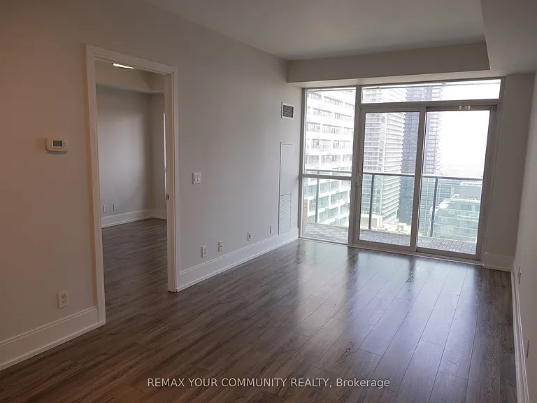 70 Roehampton Ave #1911 — Photo 4