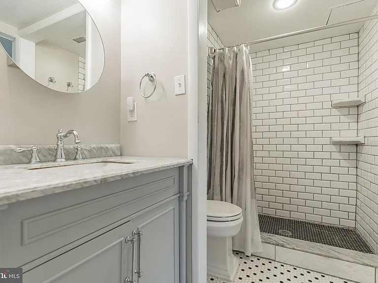 130 Roberts Ln #101 — Photo 15