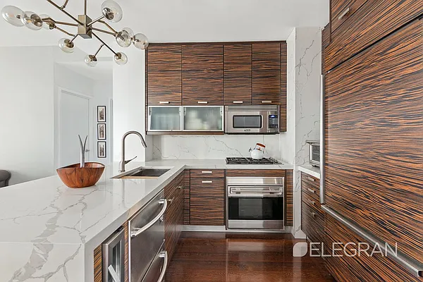 Sold by (Legacy) Elegran | media 2