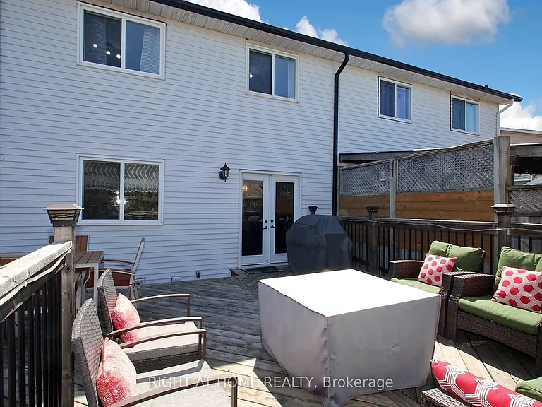 653 Dorchester Dr — Photo 19