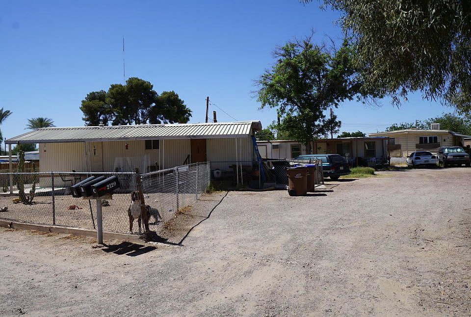 2nd image of 2120 W La Osa St
