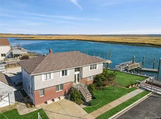 255 Delaware Avenue, Island Park, NY 11558