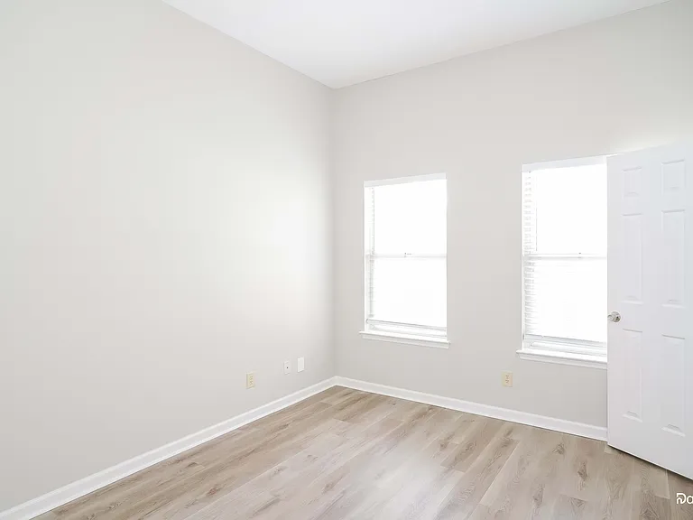 107 Knollwood Ct — Photo 12