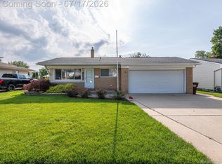 31707 Sweetbriar, Rockwood, MI 48173