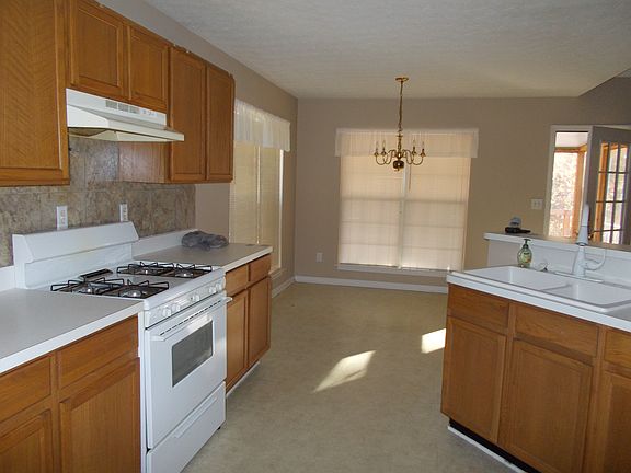 5th image of 4570 Woodcroft Cv